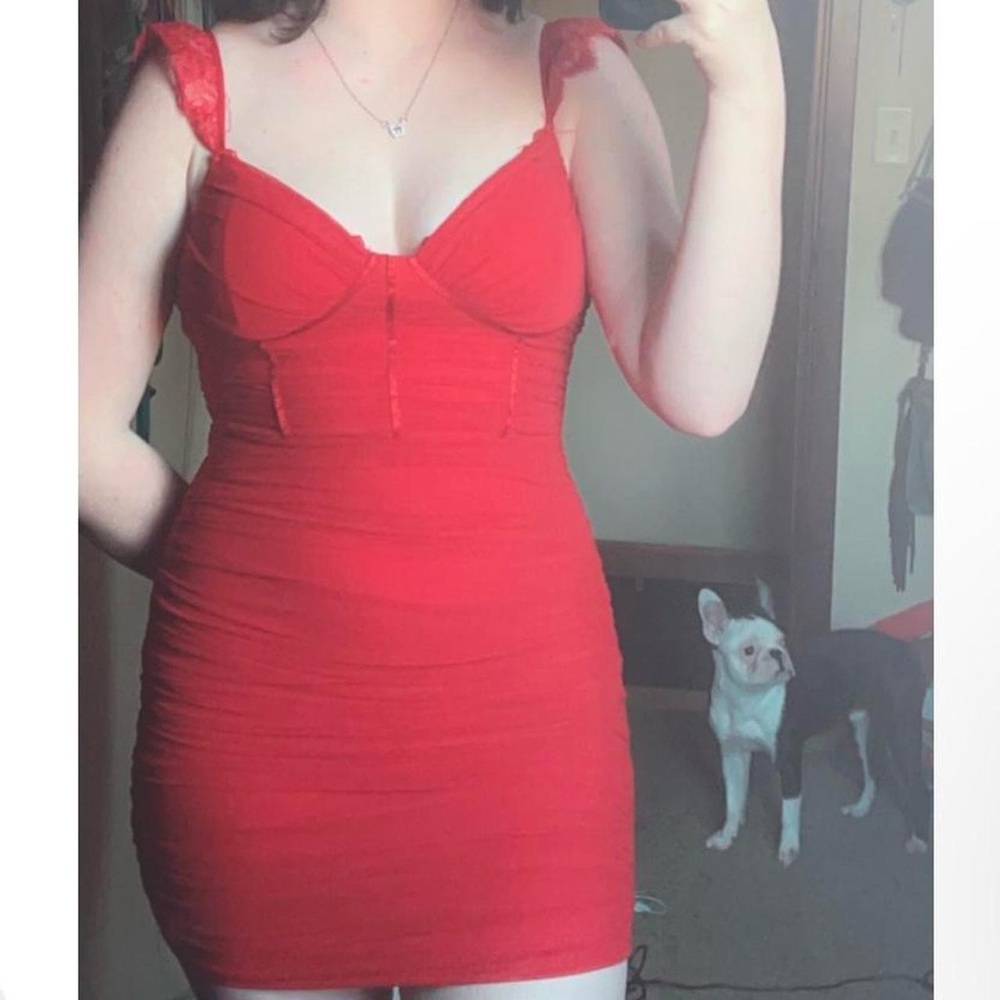 Red Windsor Corset Lace Dress - Size Medium